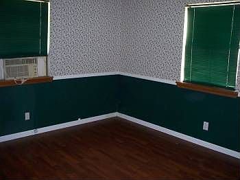 2nd image of 2123 Park Pl