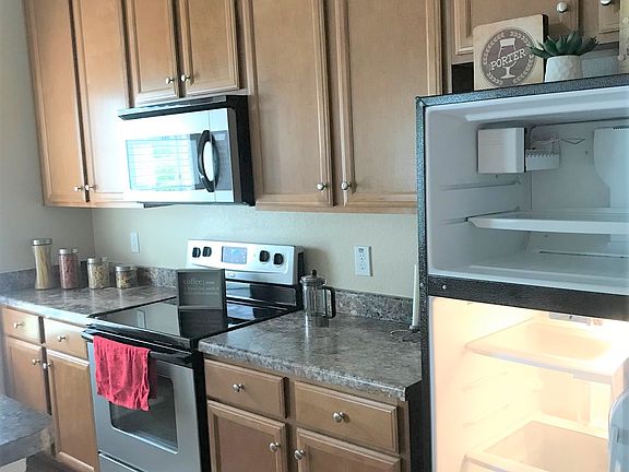 4th image of 1109 Fountain Lake Dr