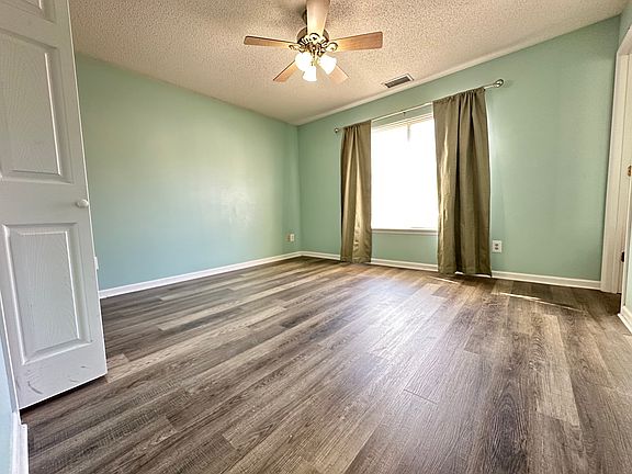 5th image of 610 English Ct