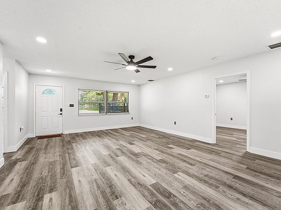 3rd image of 6007 Fort Pierce Boulevard