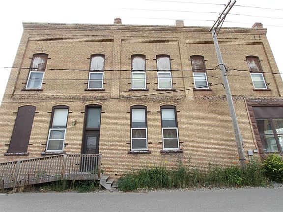 3rd image of 15 Caledonia Avenue W