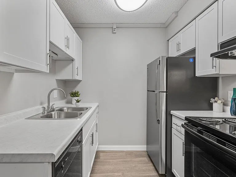 Hillcrest Place — Photo 31