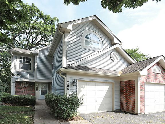 3rd image of 704 Shady Oaks Ct