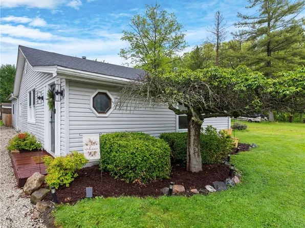 259 NE River Rd, Lake Milton, OH 44429