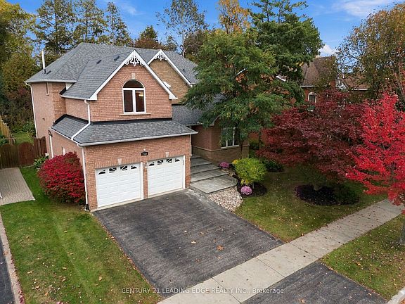 2nd image of 1629 Valley Ridge Cres