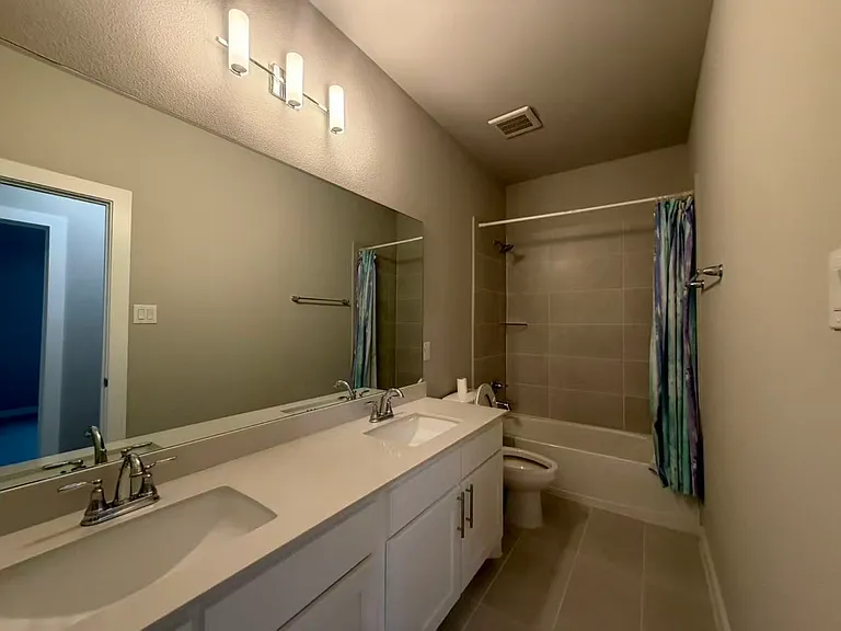 1280 Manfreda St — Photo 22