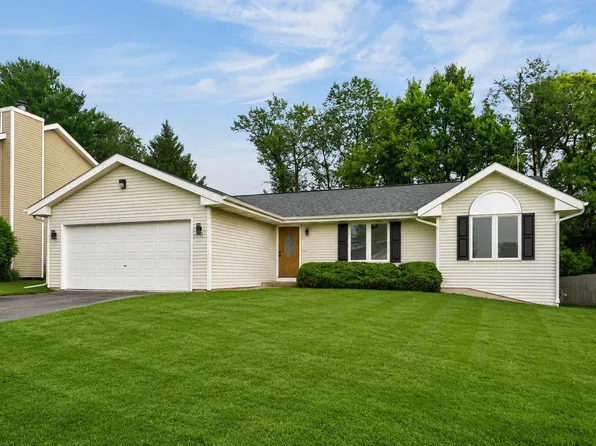 5011 Trafford Dr, Loves Park, IL 61111