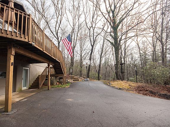 3rd image of 360 Grady Loop