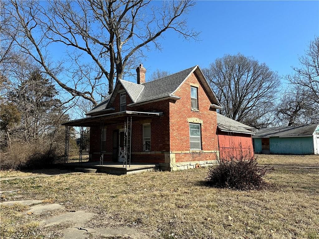 317 S 3rd St, Lacygne, KS 66040 Zillow