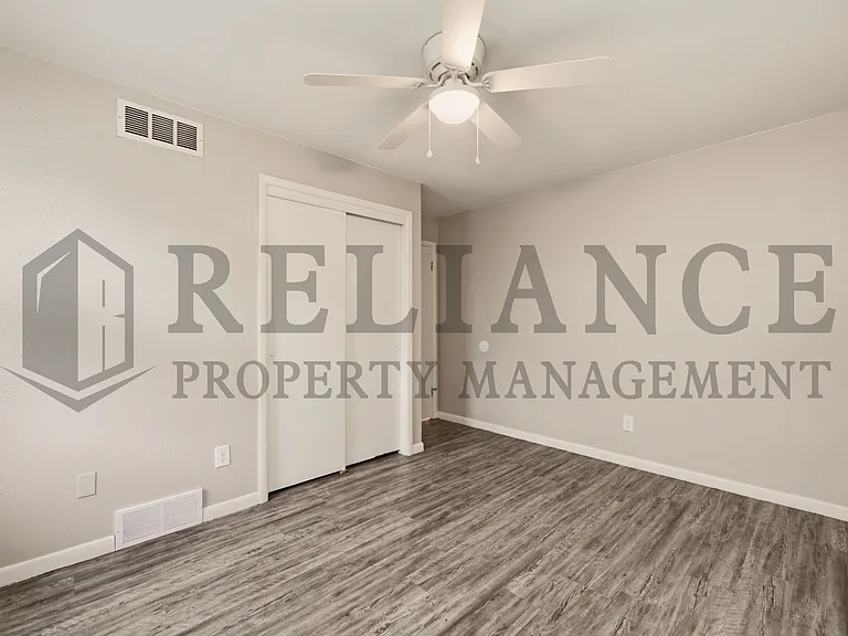 1401 W Calvert St — Photo 26