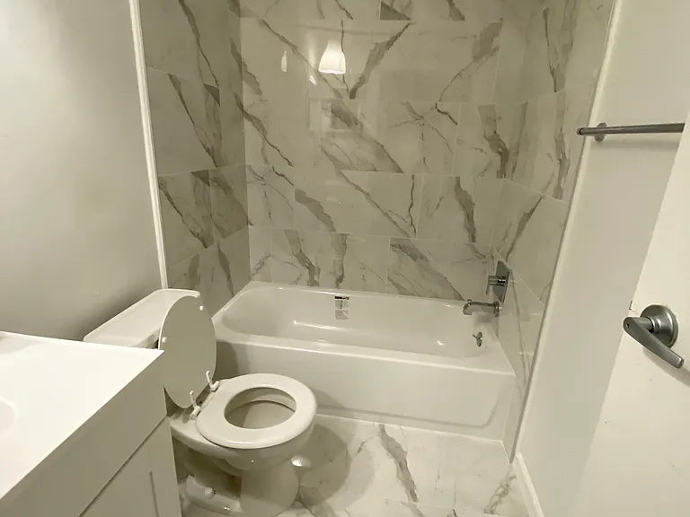 2nd bathroom