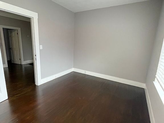 5th image of 869 Brockhurst St