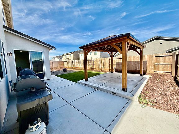 2nd image of 2241 Monferrato St