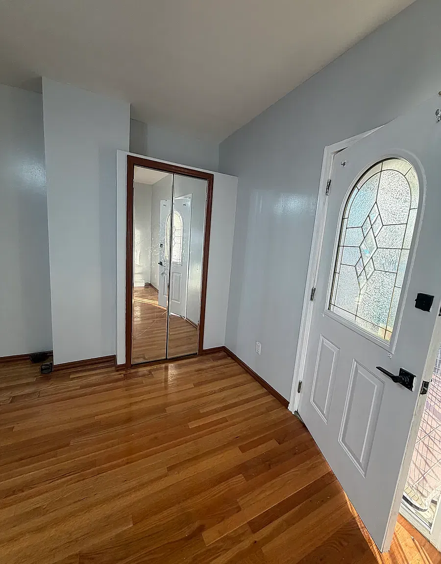 4 bed, 1000 sqft, $3,500 — Photo 1