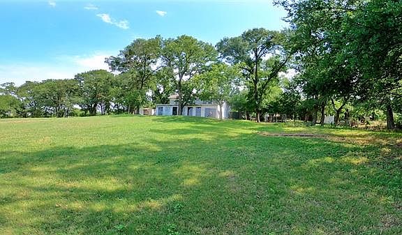 3rd image of 4573 N Shore Dr
