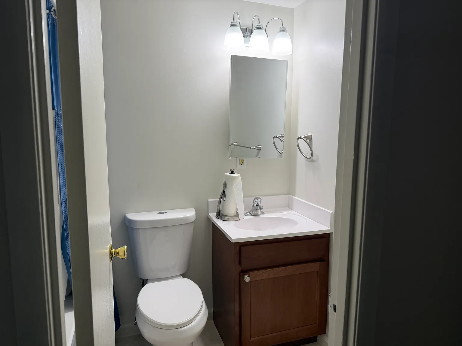 2 bed, 886 sqft, $1,900 — Photo 2