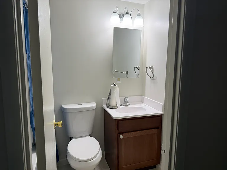 7260 Donnell Pl — Photo 2