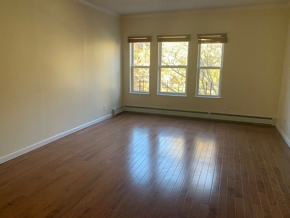 2nd image of 150 W 117th St Fl 3