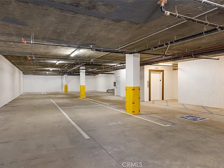89 N Grand Oaks Ave #103 — Photo 16