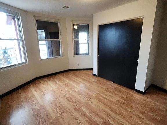 4th image of 181 N 12th St Floor 1