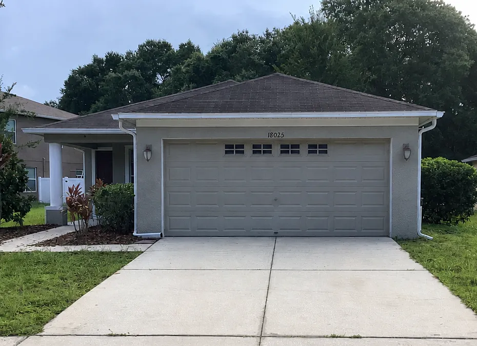 3 bed, 2.0 bath, 1484 sqft, $2,070 — Photo 1