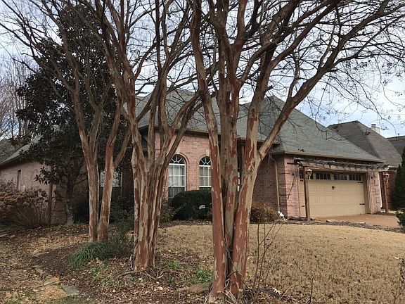 3rd image of 2573 Plum Creek Dr