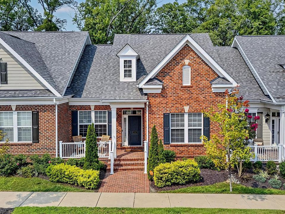 1st image of 376 Buckeye Cir