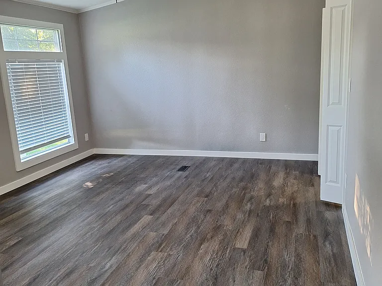 2117 W 15th Ave — Photo 11