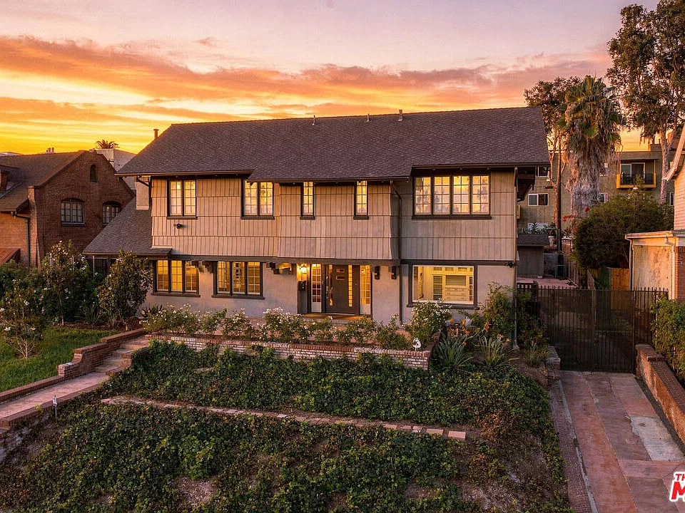 344 S Kingsley Dr