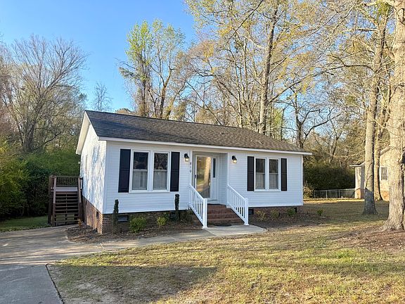 3rd image of 810 Marigold St