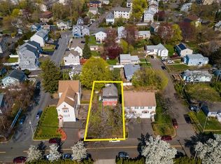 404 Castle Ave, Fairfield, CT 06825