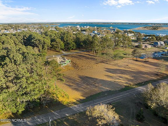 3rd image of 209 & 211 Club Point Drive