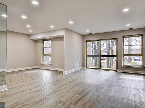 3rd image of 2207 Greenery Ln APT 104-8