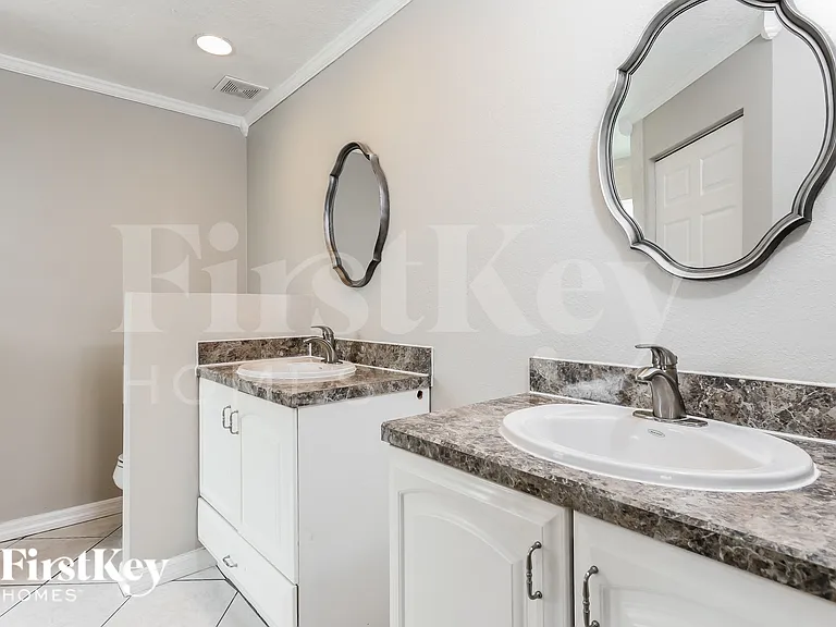 1323 Arrowhead Ct — Photo 10