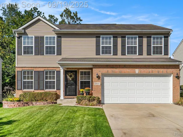 2615 Compton Dr, Waterford, MI 48329