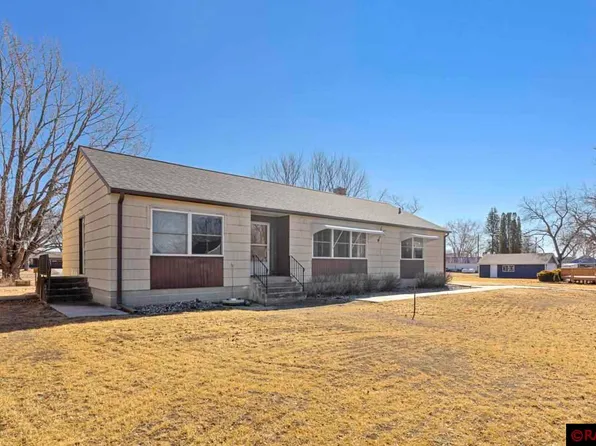 223 3rd Ave N, Waldorf, MN 56091