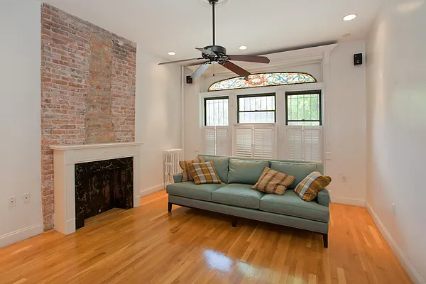 Sold by Avenue Sotheby's International Realty | media 27