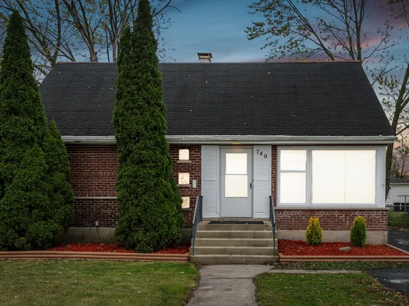 749 E 154th Pl, South Holland, IL 60473