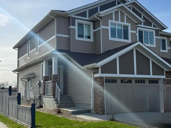 10702 99th Ave, Morinville, AB T8R 1M5