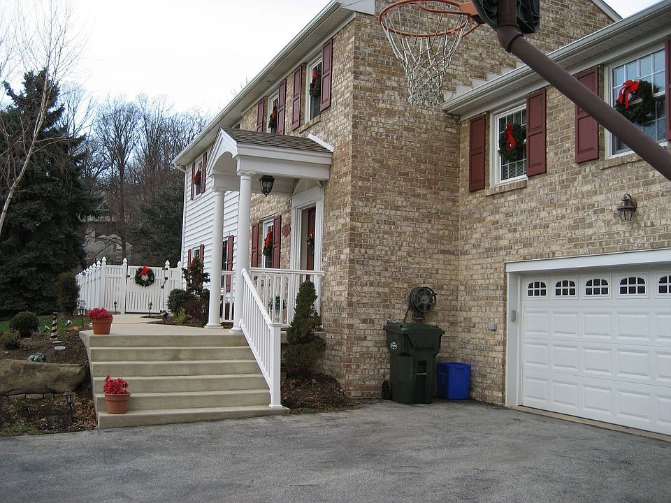 2nd image of 2080 N Brook Cir