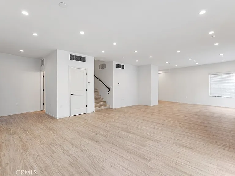 913 N Hilldale Ave #3 — Photo 3