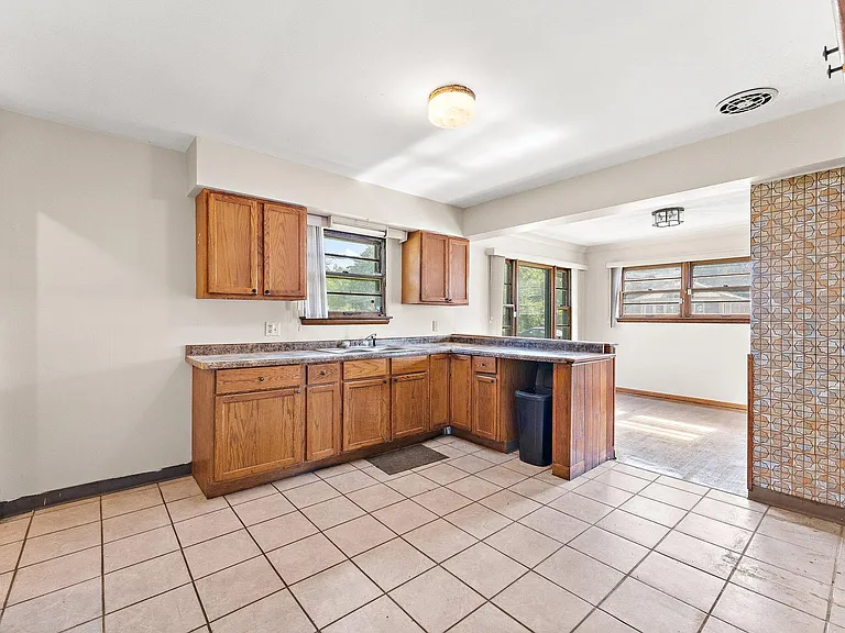 4650 Maryland St — Photo 19