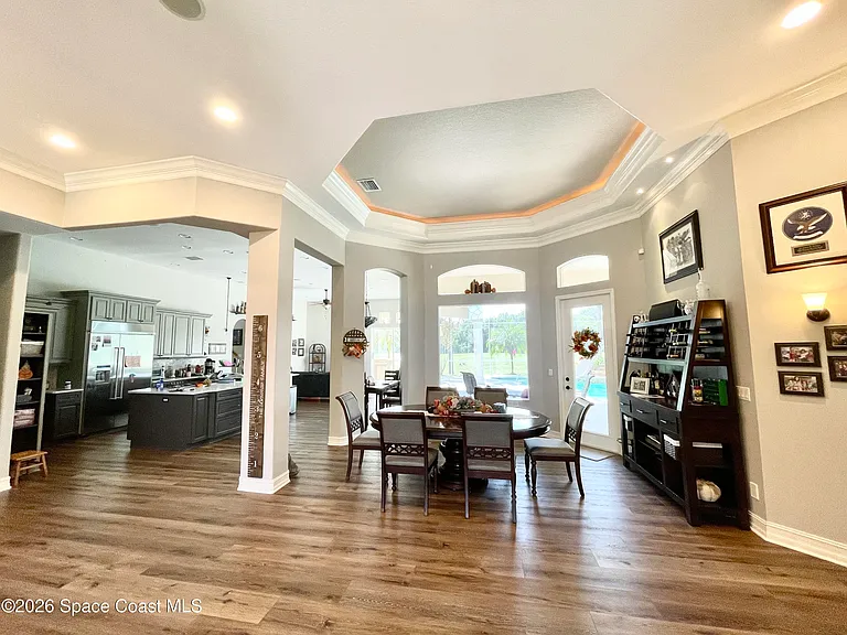 1479 Southpointe Ct — Photo 2