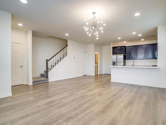 3rd image of 211 Athenia Dr