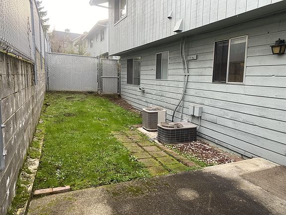 4th image of 2951-2965 W Lorraine Ave