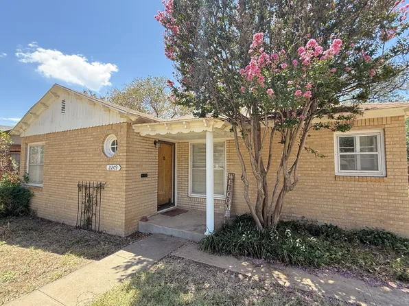 2209 17th St, Lubbock, TX 79401