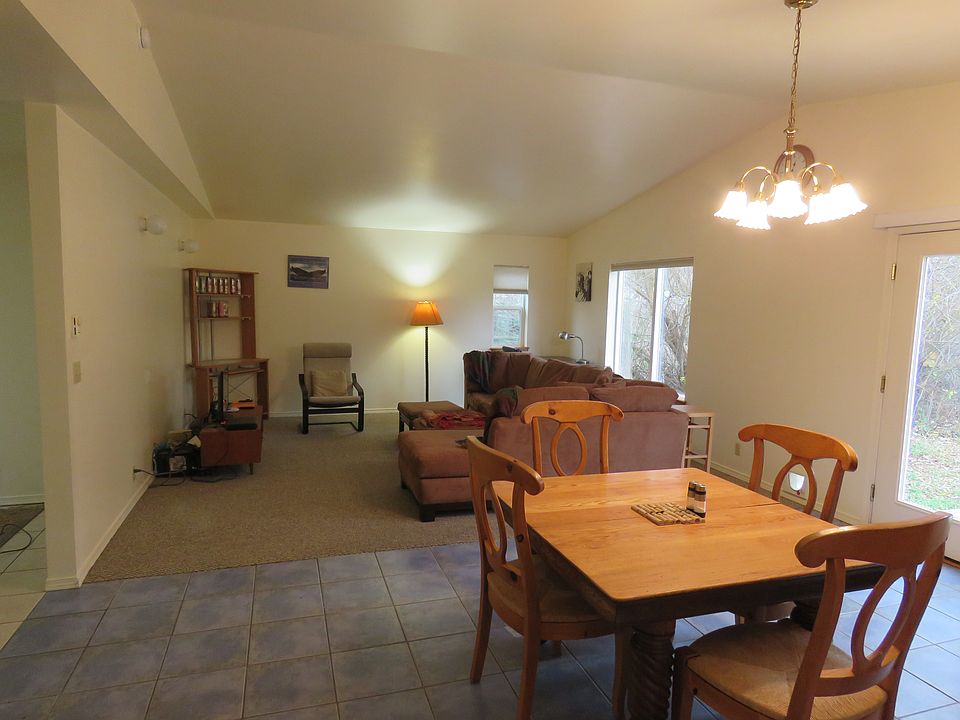2nd image of 535 Rose Ct