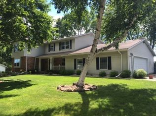414 Parkview Dr, Columbus, WI 53925