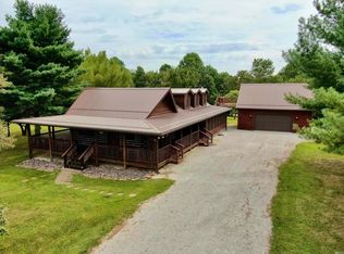 3090 N Shamrock Ln, Birdseye, IN 47513