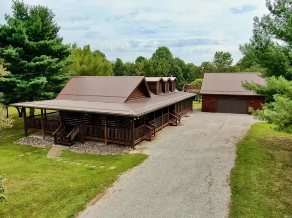 3090 N Shamrock Ln, Birdseye, IN 47513